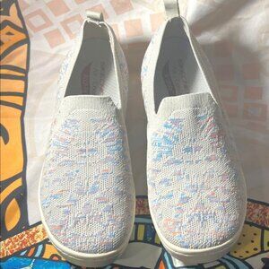 Skechers Air-Cooled Arch Fit Slip-On Sneakers - Size 9 - Free Blossom Light Gray